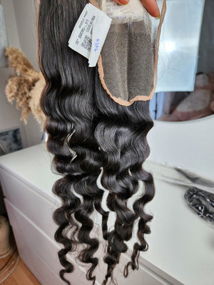 Closure loose curly raw