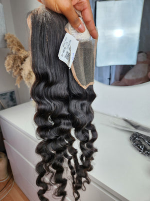 Closure loose curly raw